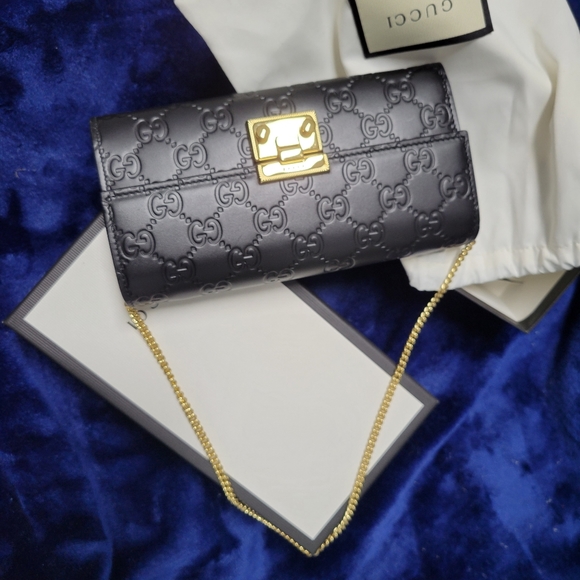 gucci padlock wallet